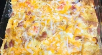 SAUSAGE, EGG & CREAM CHEESE HASH BROWN BREAKFAST CASSEROLE
