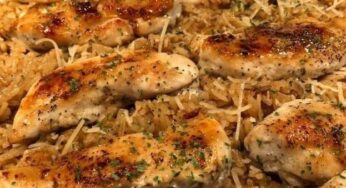 CHICKEN WITH GARLIC PARMESAN RICE