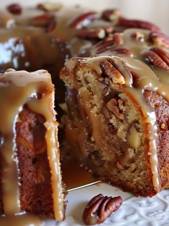 Caramel Apple Pecan Cake: A Cozy Dessert Masterpiece