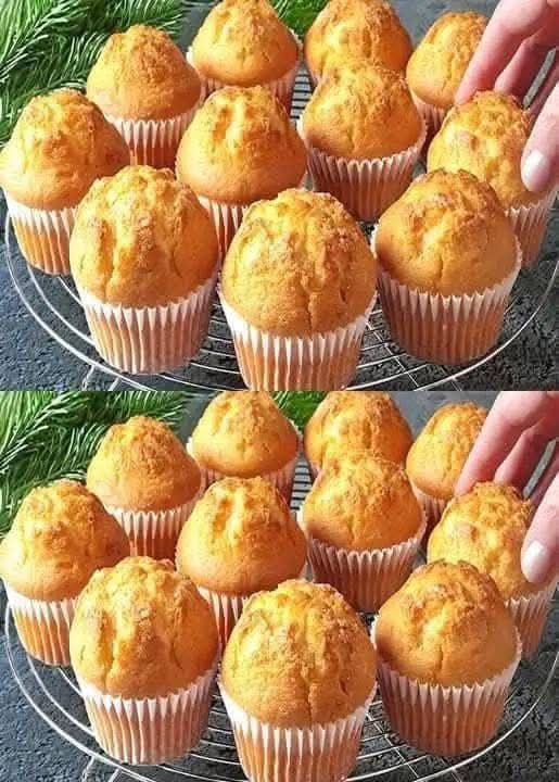 Classic Vanilla Jumbo Muffins: A Timeless Bakery Treat