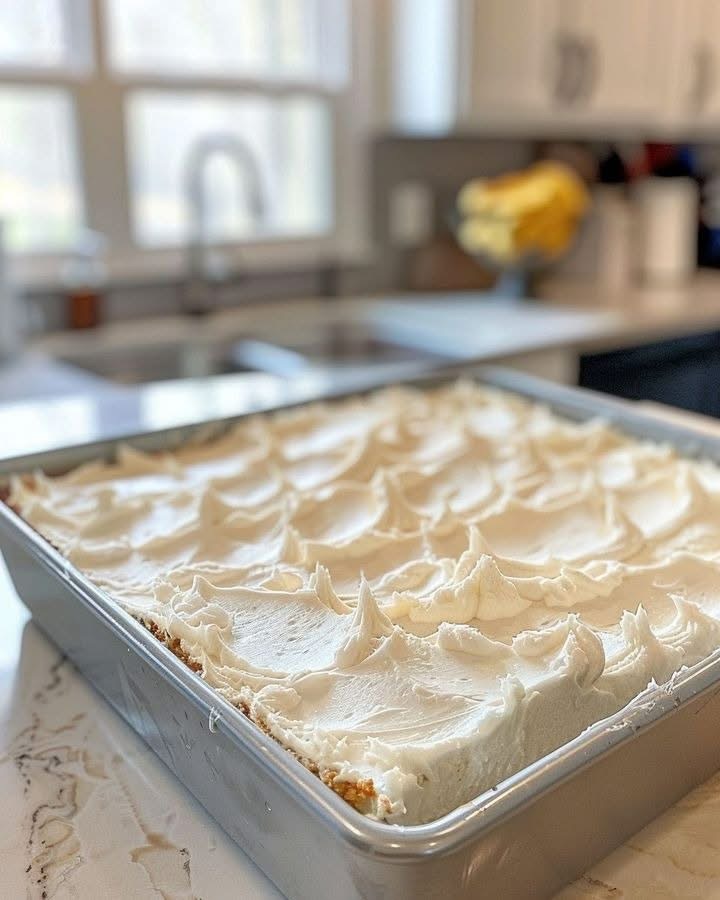 Big Vanilla Sheet Cake with Buttercream Frosting