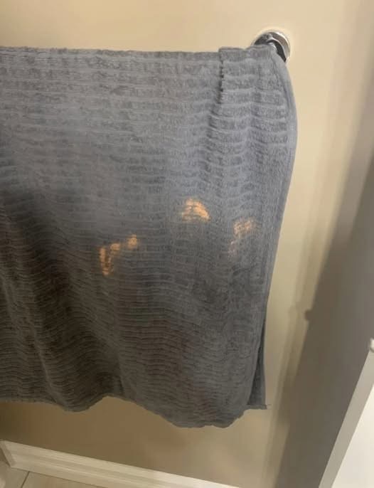 Why Do My Towels Keep Getting Orange Stains? The Mystery Behind Bathroom Towels Turning Orange