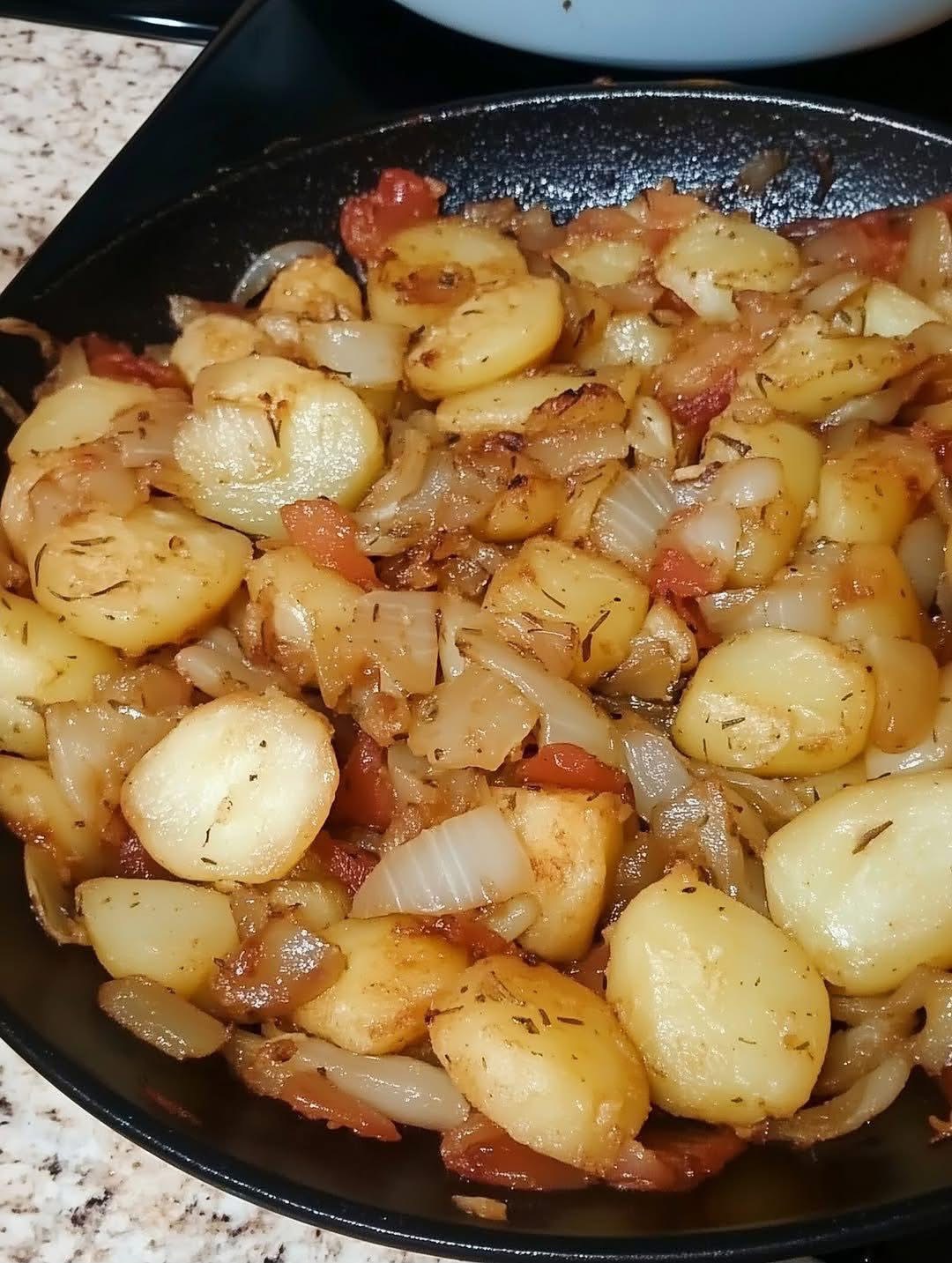 Pan-Fried Potatoes with Onions & Tomatoes