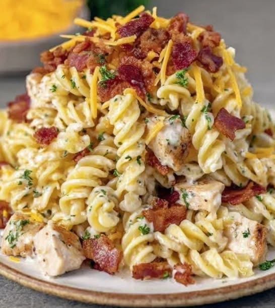 Cheesy Chicken Bacon Ranch Pasta