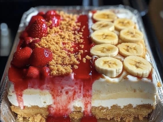 STRAWBERRY CRUNCH CHEESECAKE  BANANA PUDDING CHEESECAKE