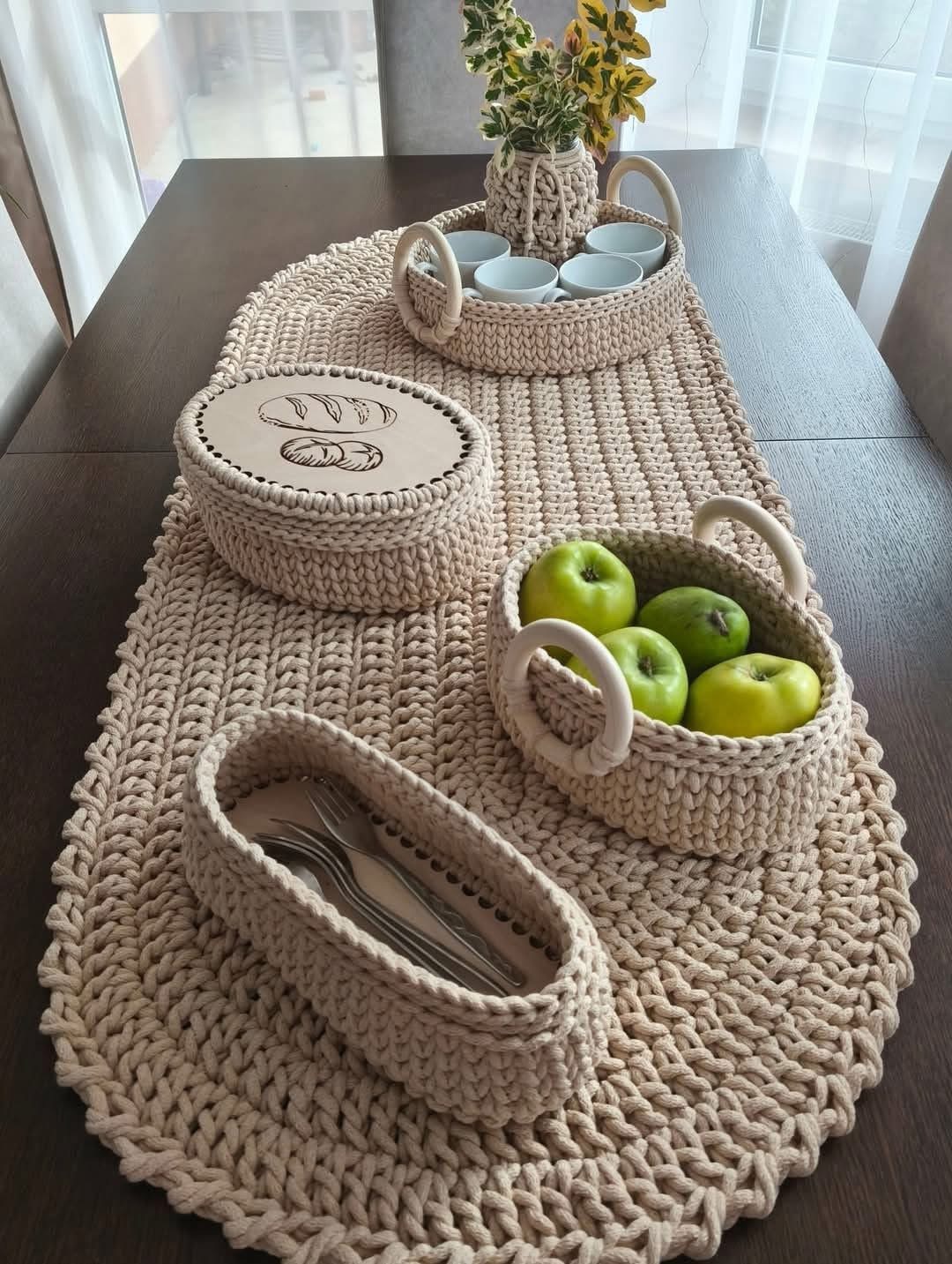 Elegant Handcrafted Crochet Basket and Table Set  A Step by Step Formation Guide