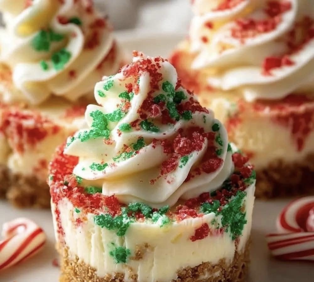 No-Bake Christmas Mini Cheesecakes