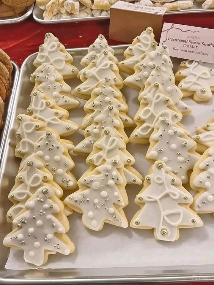 White Christmas Tree Sugar Cookies