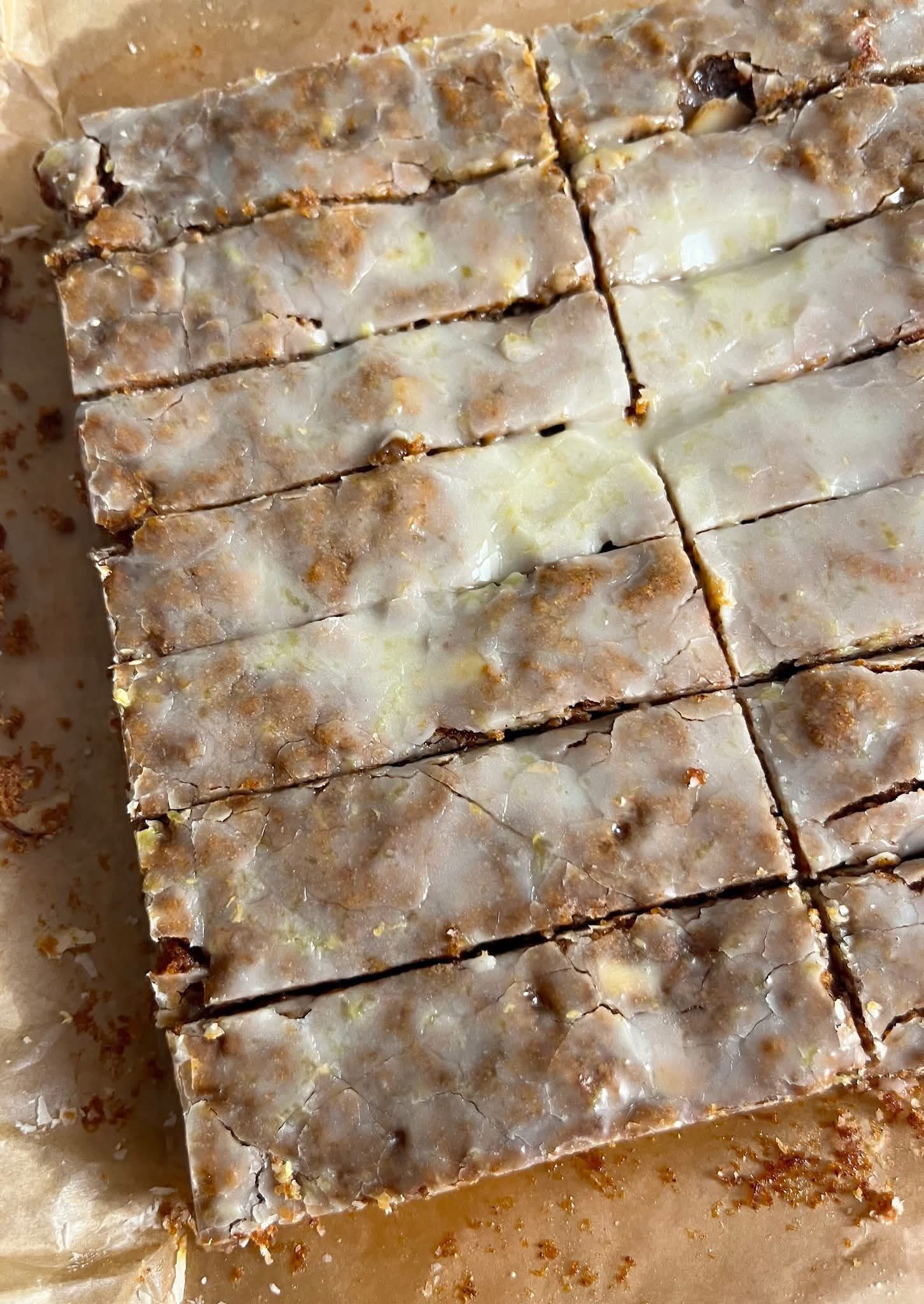 ICED CINNAMON OATMEAL COOKIE BARS