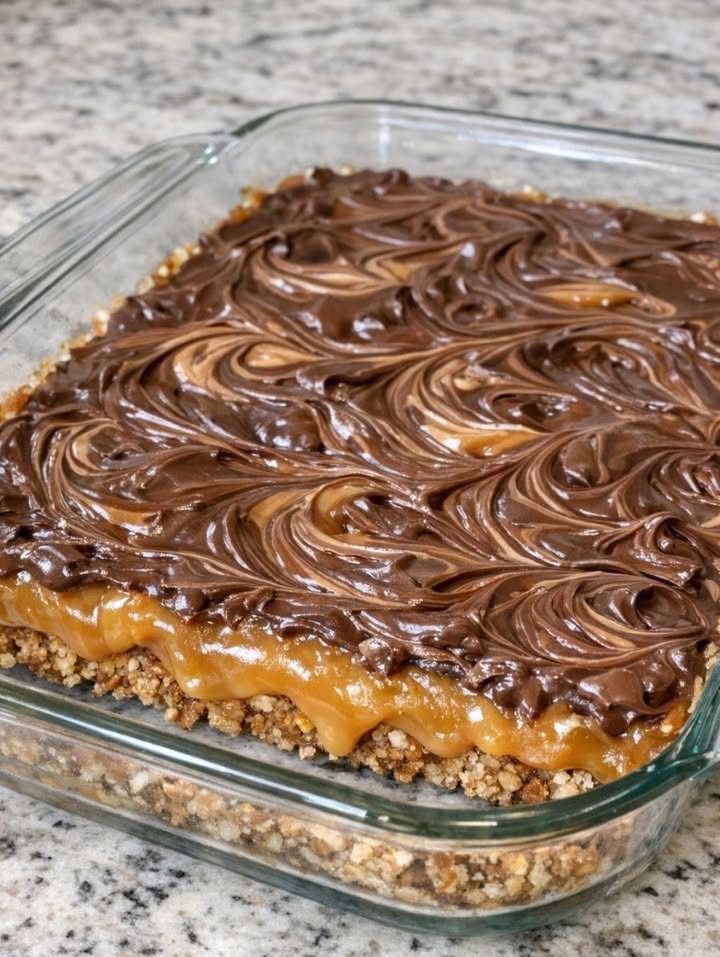 Chocolate Caramel Crunch Dessert Bars