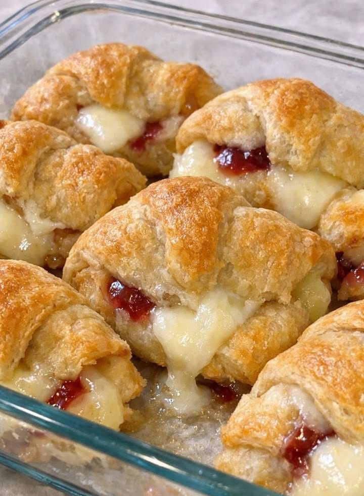 Cheesy Cranberry Crescent Rolls
