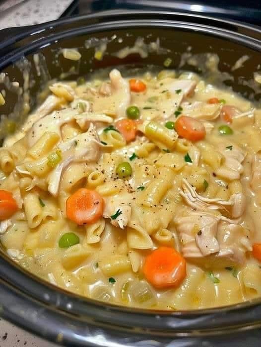 Creamy Crockpot Chicken Pot Pie Pasta