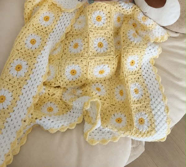 Daisy Granny Square Baby Blanket Pattern